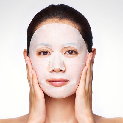 SK-II Apply a Face Mask