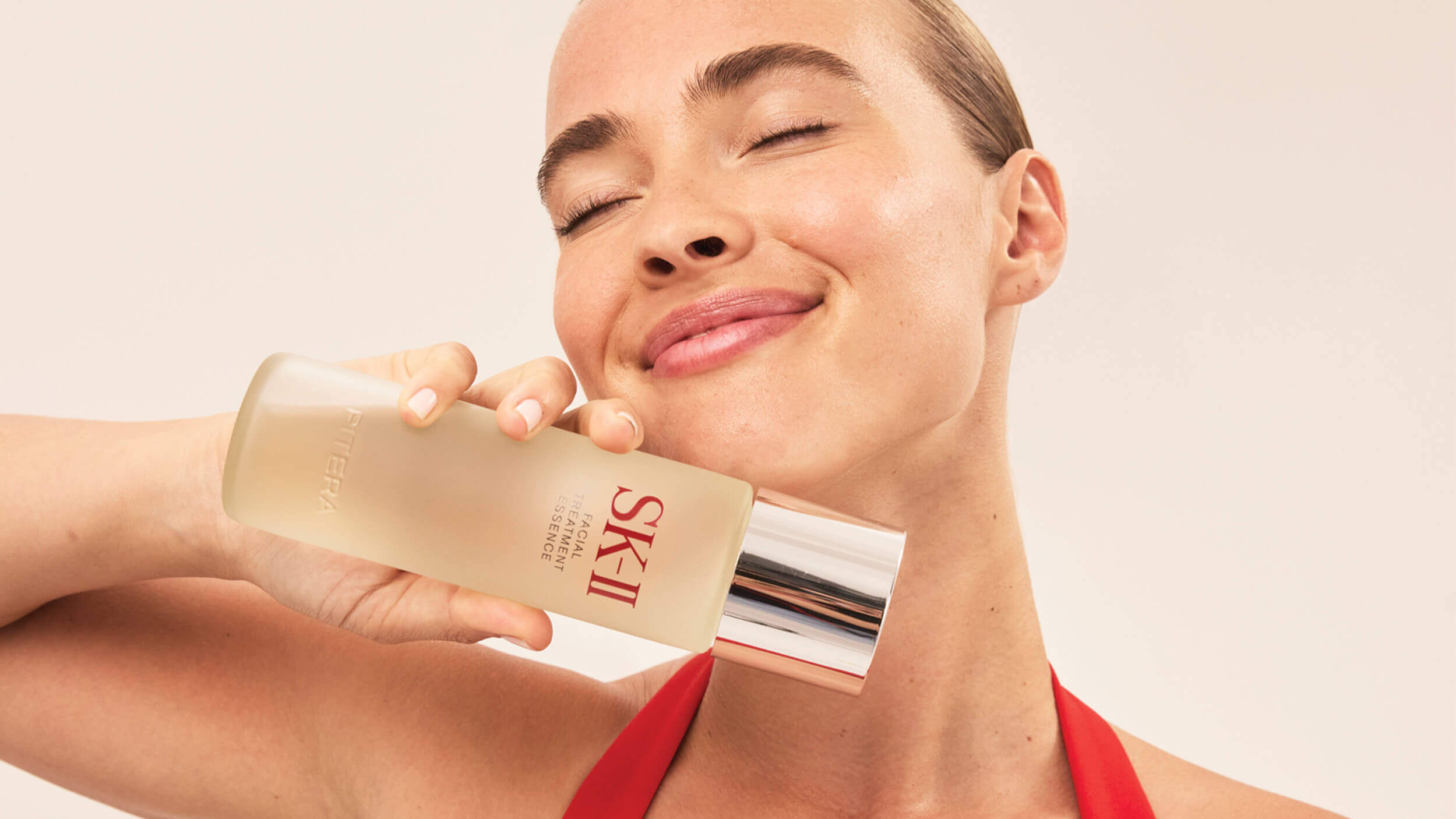 5 tips to help you minimize, reduce, and shrink open pores and hydrate your skin.